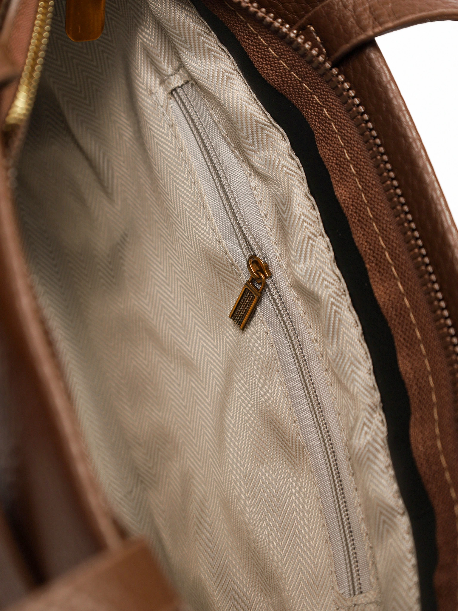 Сумка-тоут с декоративным платком и ремешком с пряжкой в ассортименте